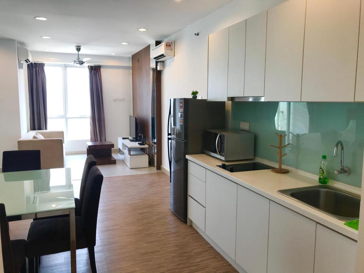 Mansion One Suites By Little Cabin George Town Exteriör bild