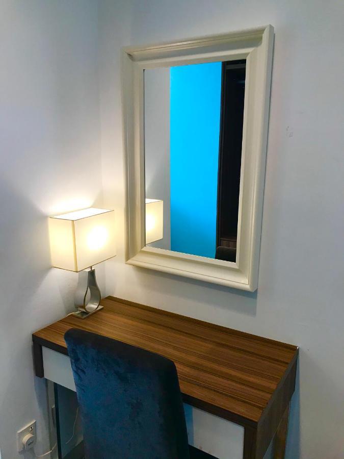 Mansion One Suites By Little Cabin George Town Exteriör bild